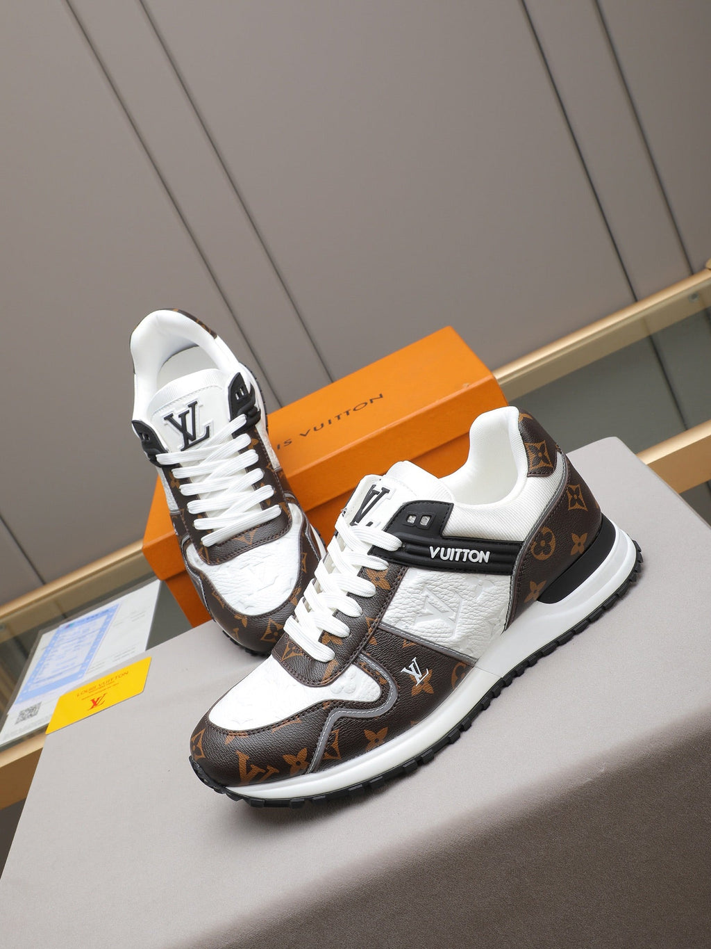 L Stylish new printed sneakers 0725111802