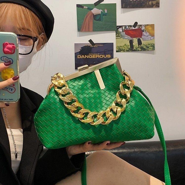 Fashion Woven All-match Shoulder Bag 1024071805