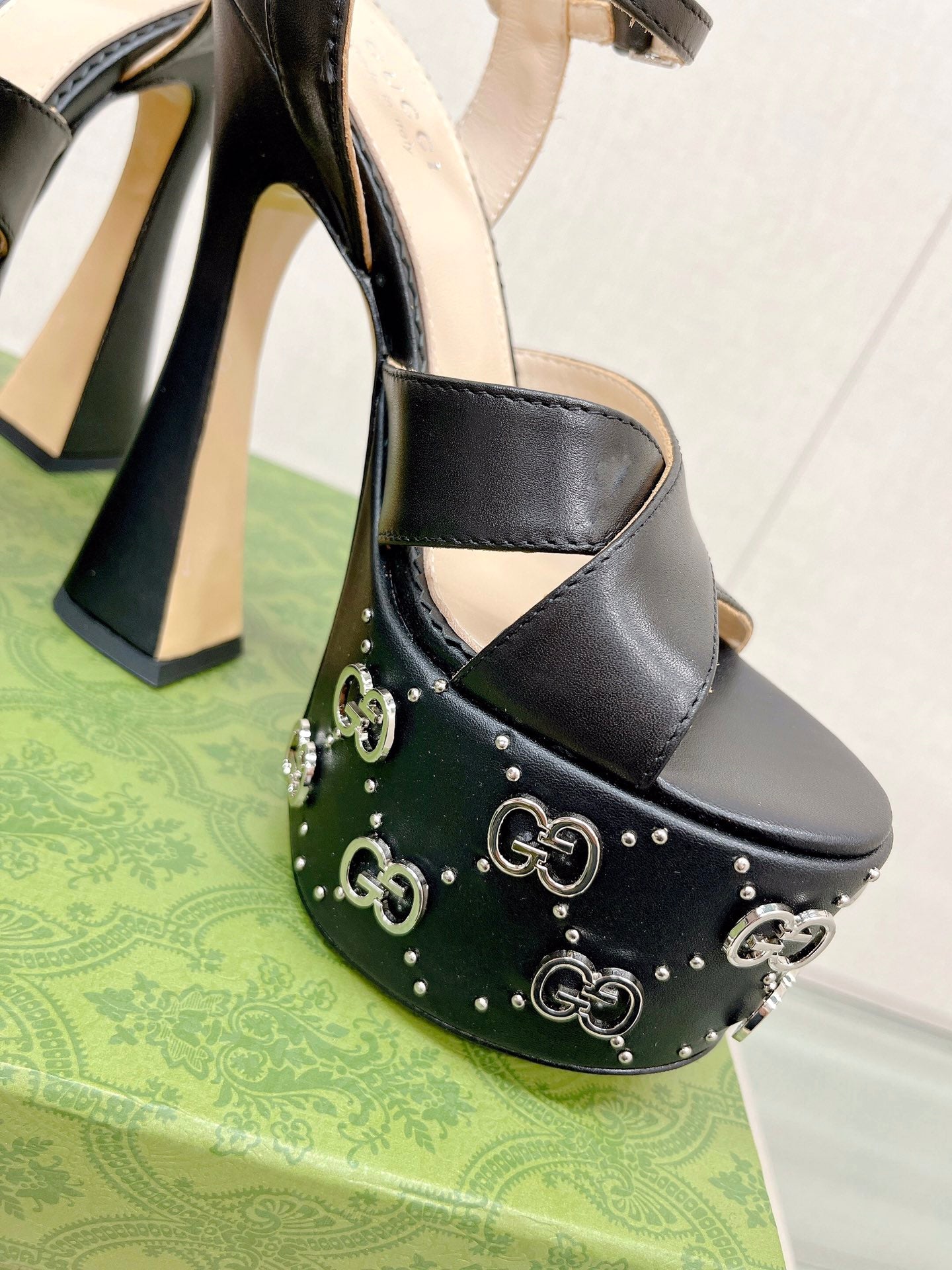 23 Ladies fashion luxury high heels S012