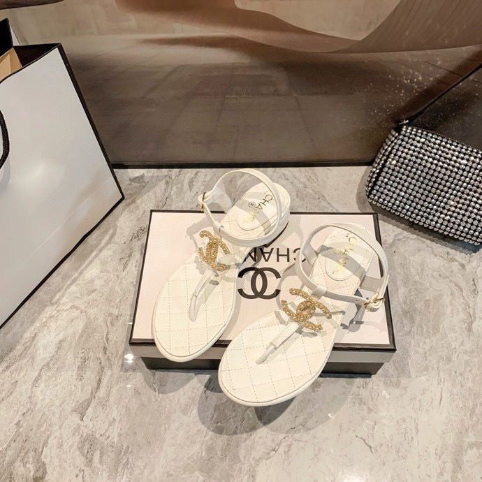 New stylish and minimalist sandals PD10041013
