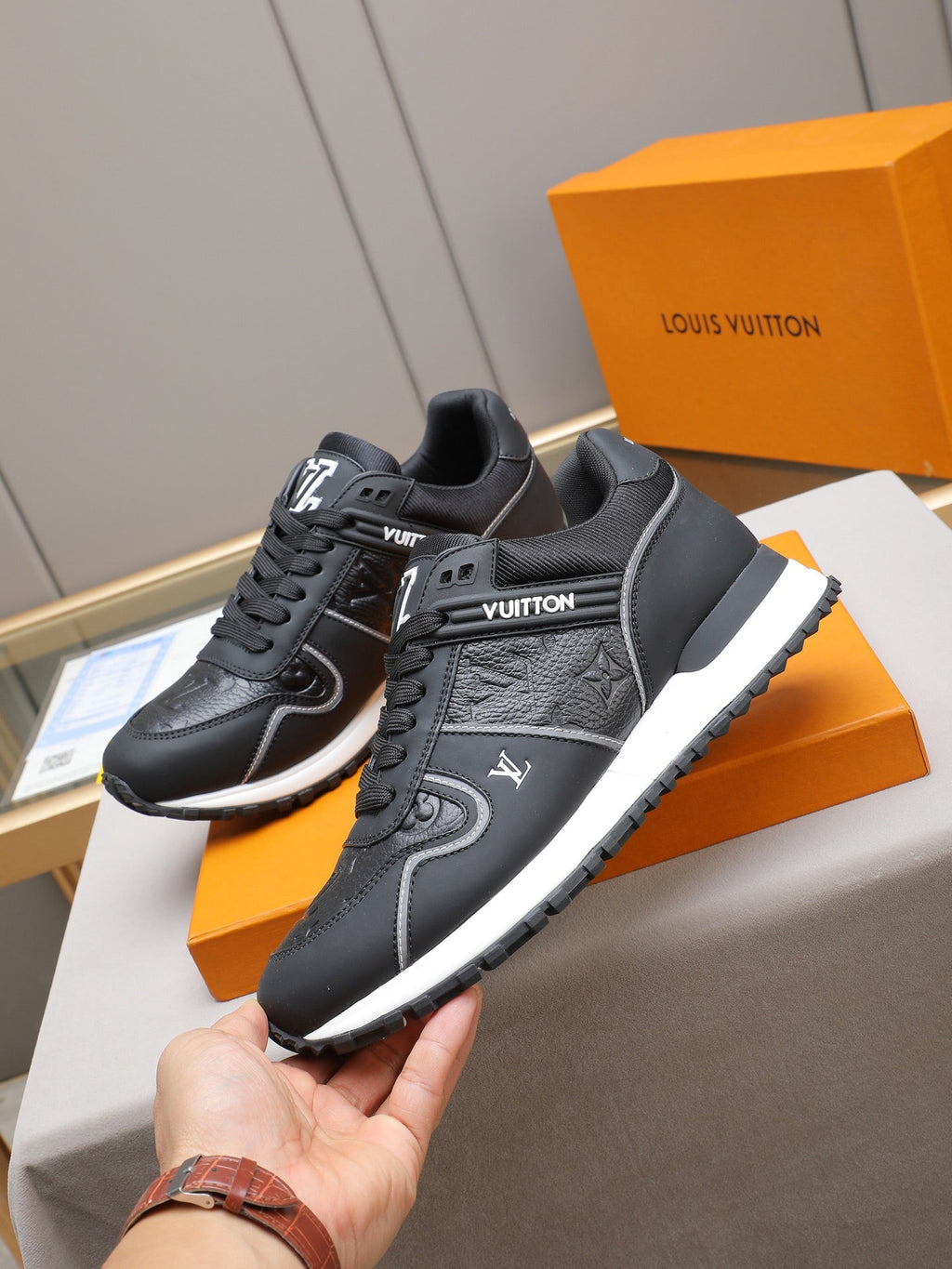 L Stylish new printed sneakers 0725111802