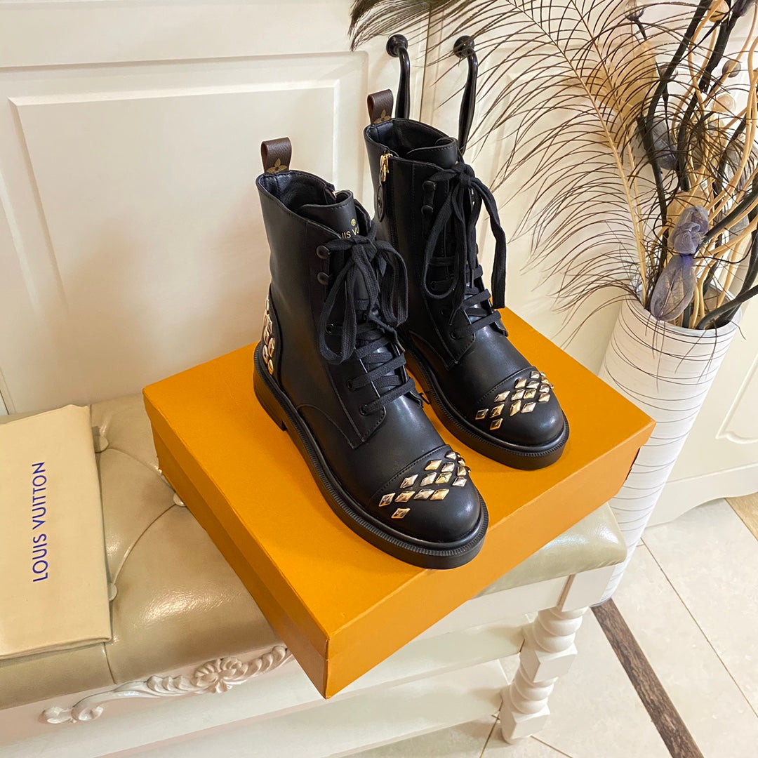 V cowhide/classic flower boots 0724090502