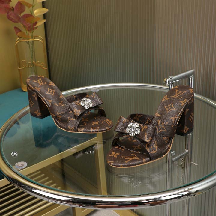 Classic all-match high-heeled sandals SXC05305