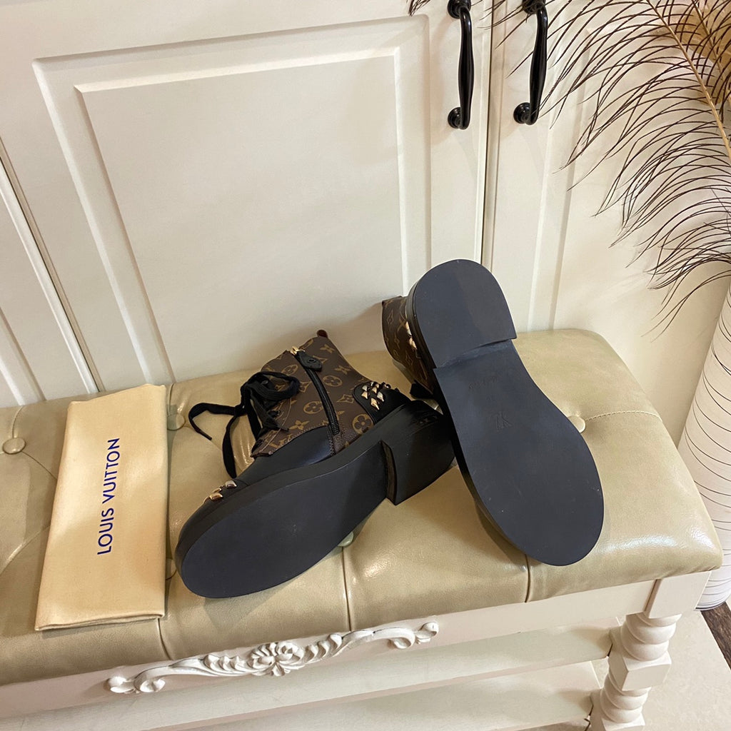 V cowhide/classic flower boots 0724090502