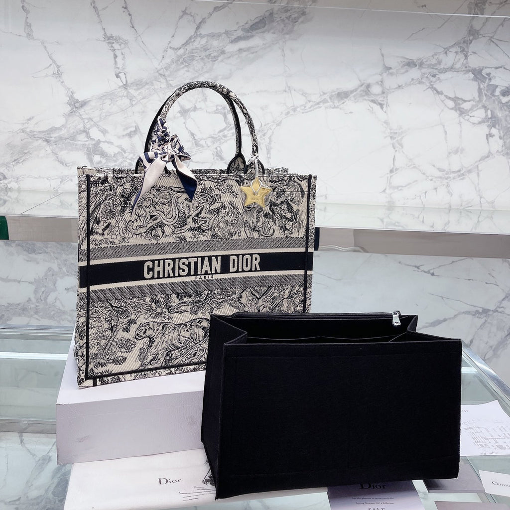 - Luxury Edition Black and White Zoo Bag