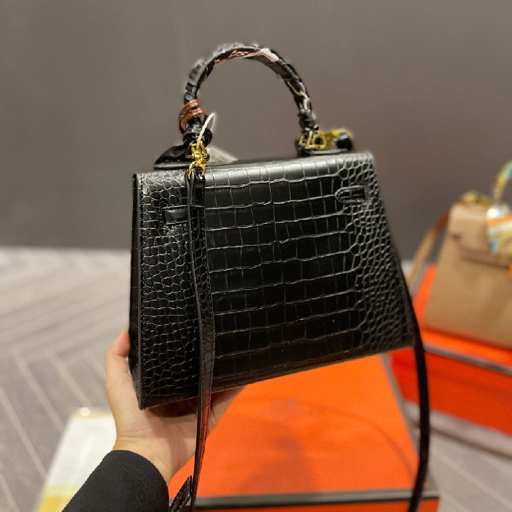 Kelly Handbag In Black Crocodile Leather