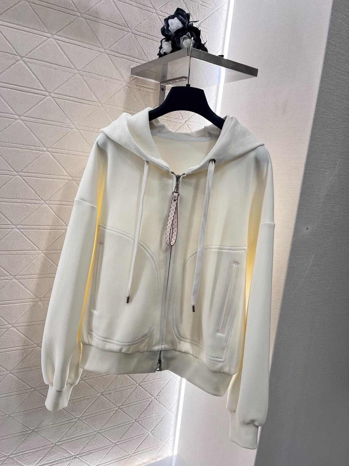 L new fashion hooded jacket and trousers suit 0724120503
