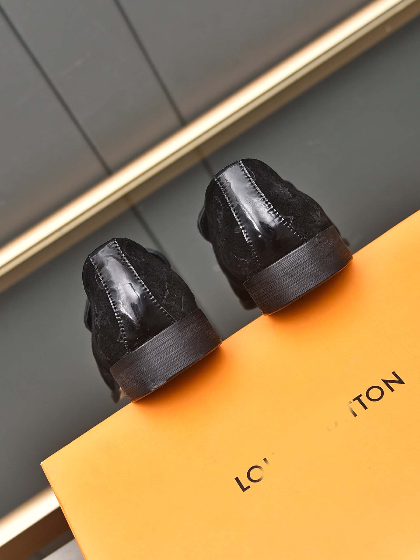 L print business dress shoes