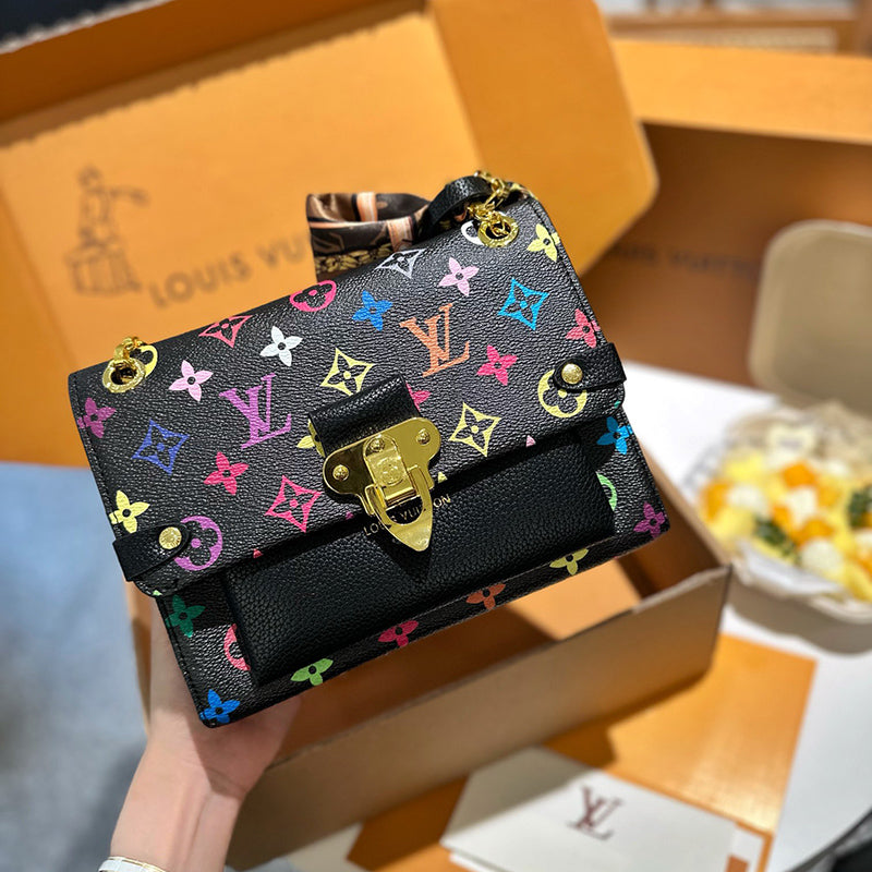 Fashion new messenger bag CWT1023081032