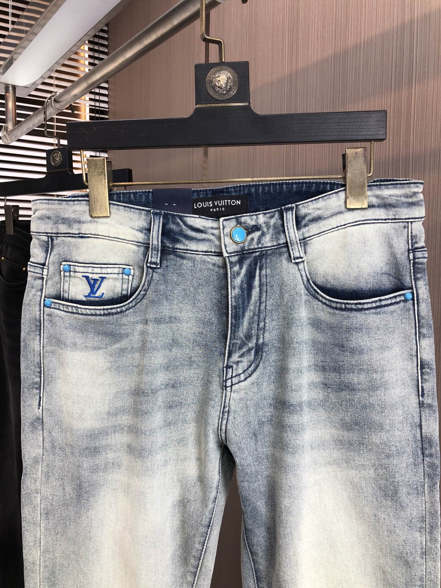 V Spring/Summer Slim Fit Straight Leg Jeans 0726051910