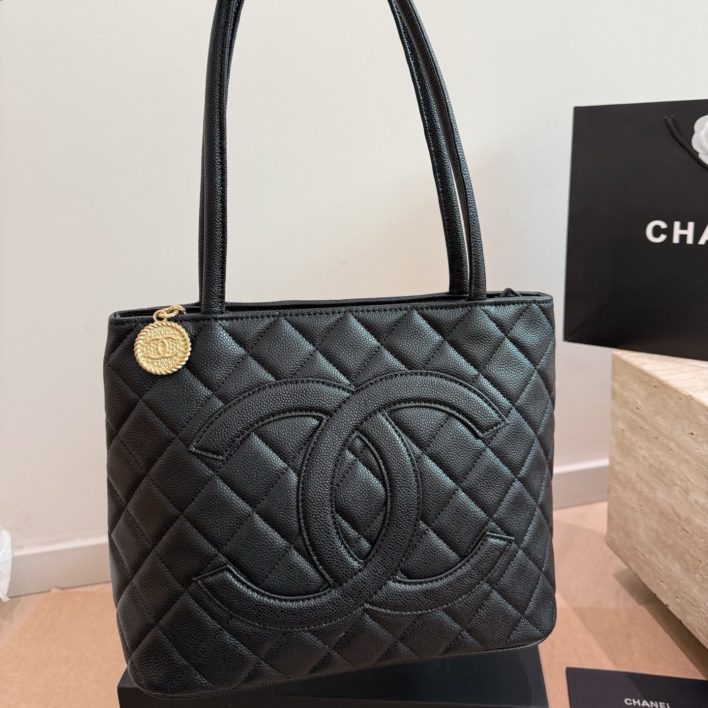 26SS New Women's Hilton Gold Coin Bag 0726031011