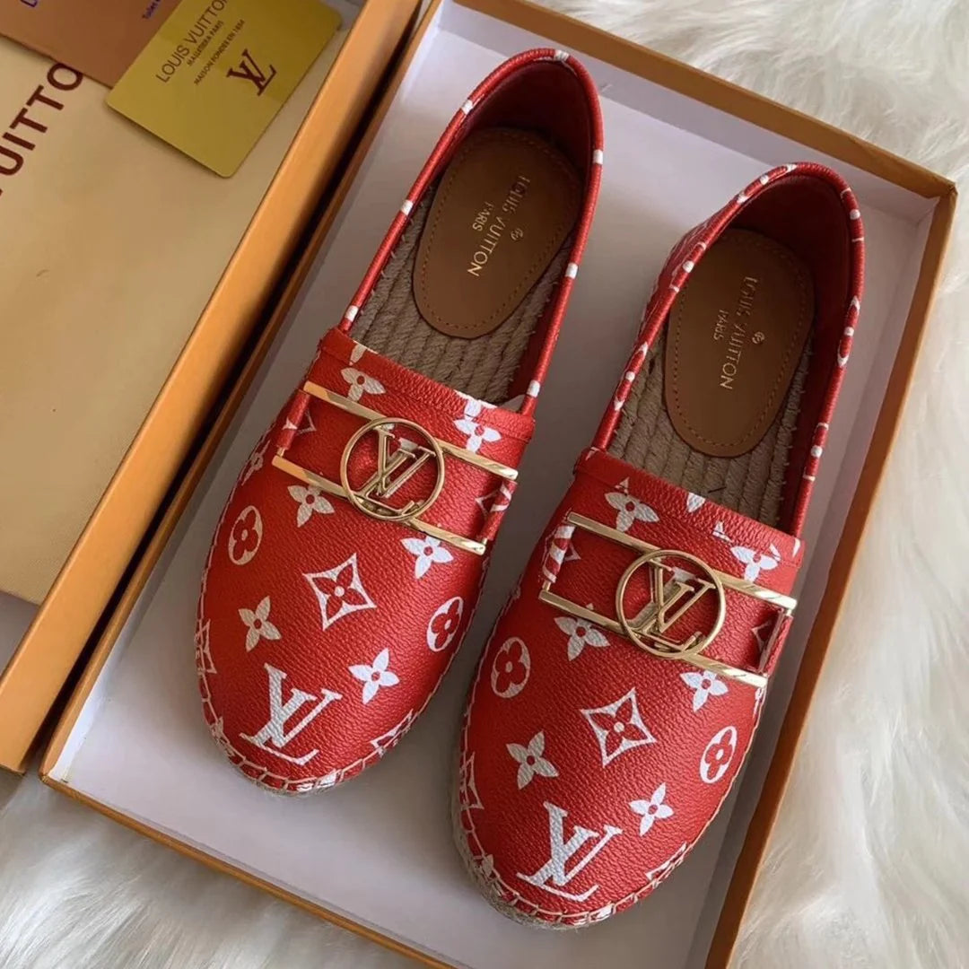New versatile fashionable loafers 1024013107