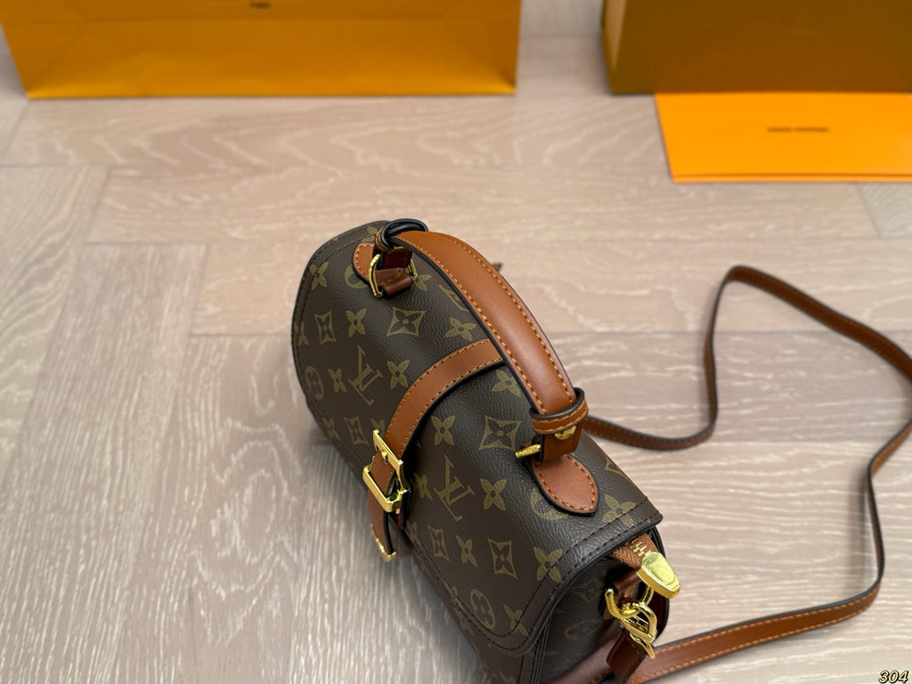 L Carry a crossbody bag 0725101402