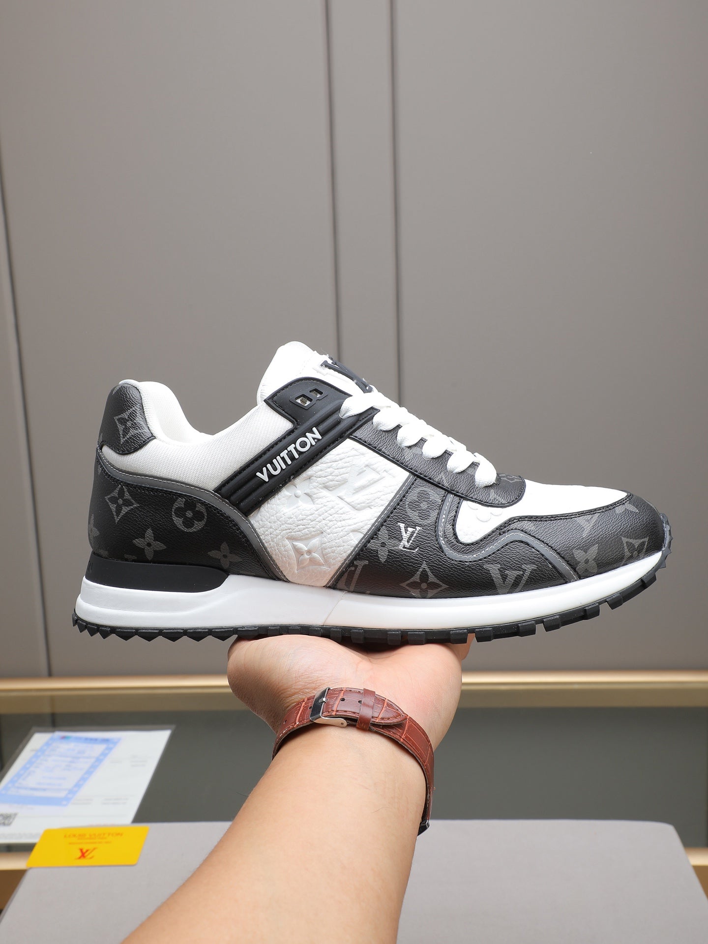 L Stylish new printed sneakers 0725111802