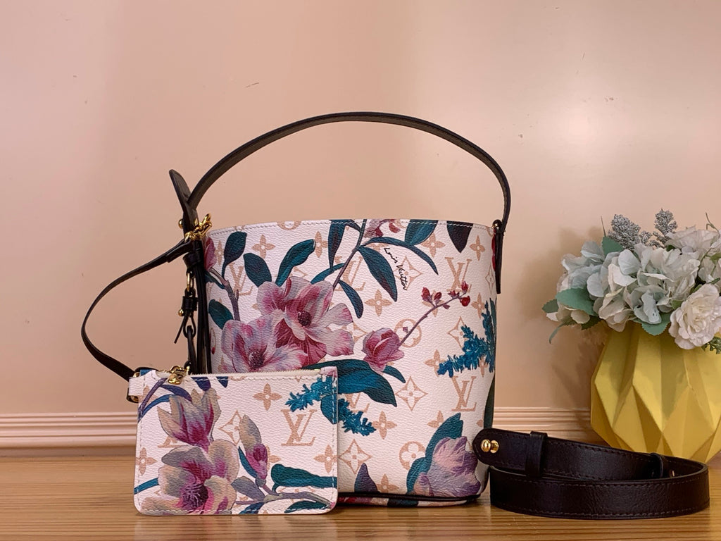 L & V Stylish Cowhide Flower HandBag M0726051904