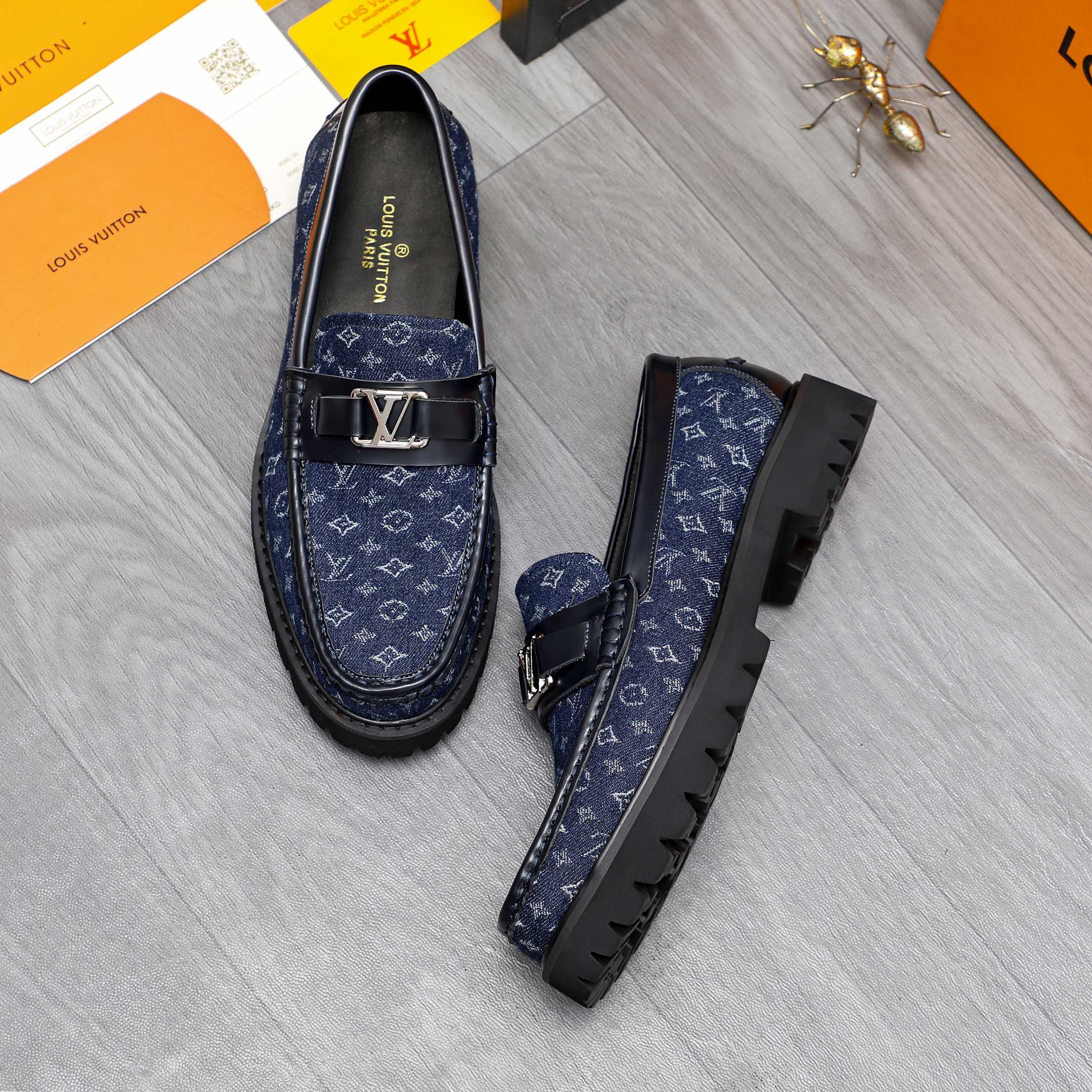 V new spring and summer fashionable denim loafers 0724042312