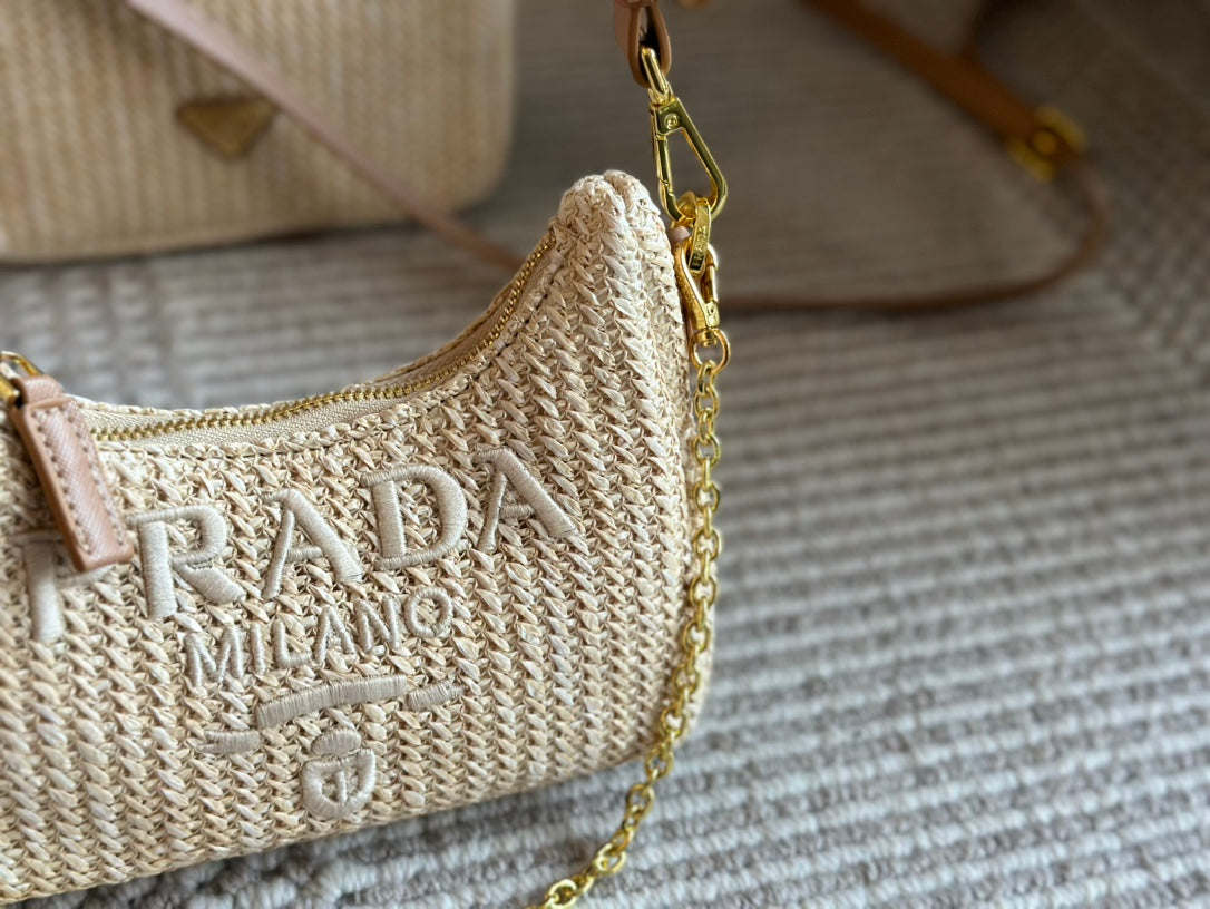 P fashionable straw armpit bag 0724032003