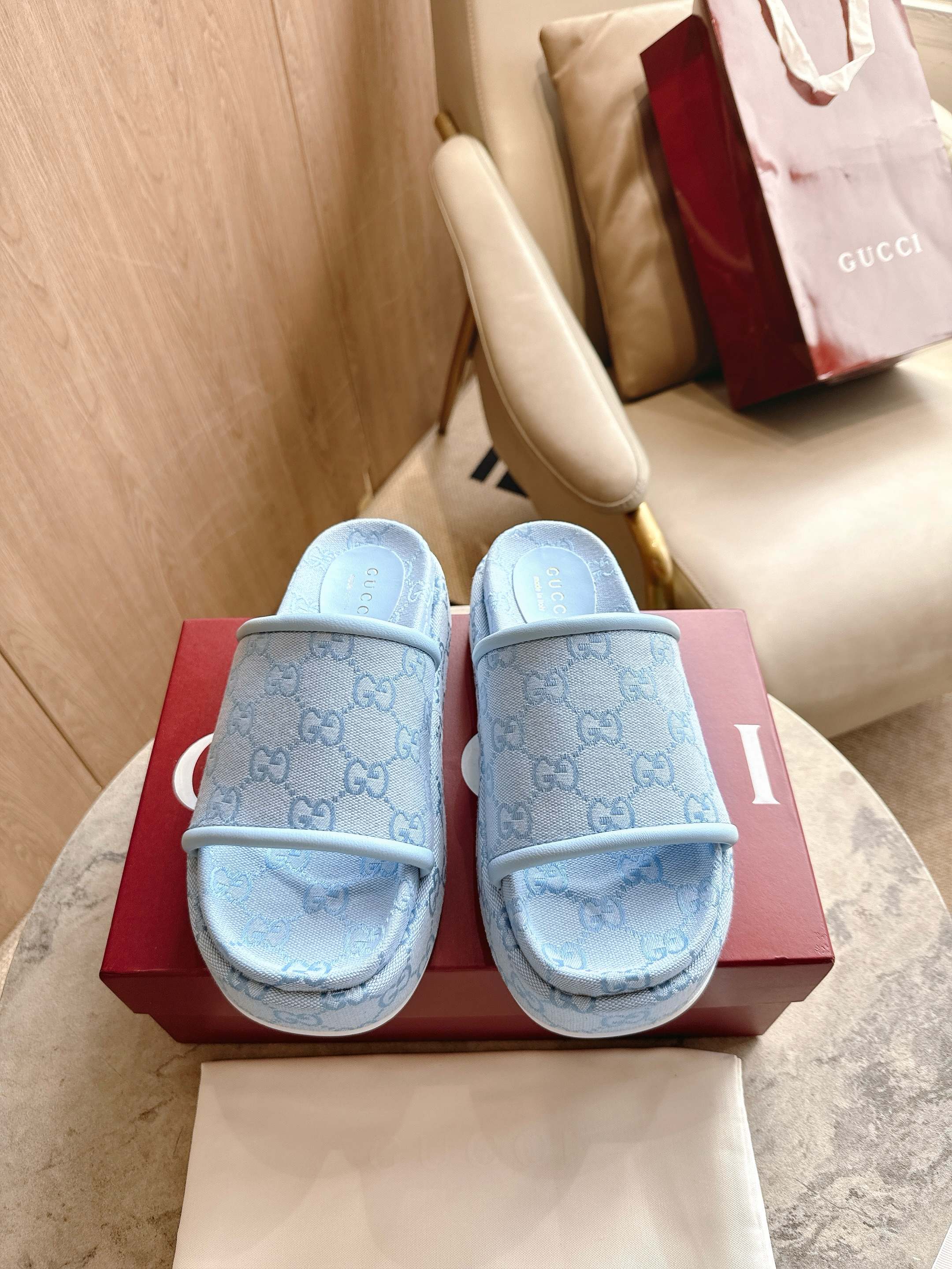 saddle buckle thick-soled slippers 0725101409