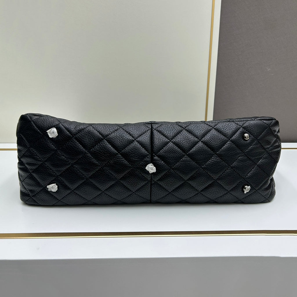 CF oversized airport bag underarm bag 1824062403