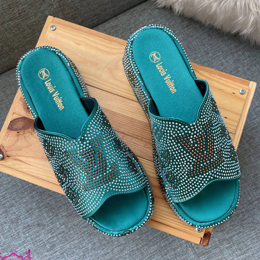 New Fashion Classic Versatile Thick Sole Slippers 1024062023