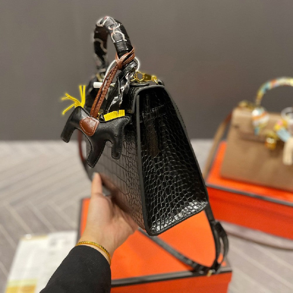 Kelly Handbag In Black Crocodile Leather