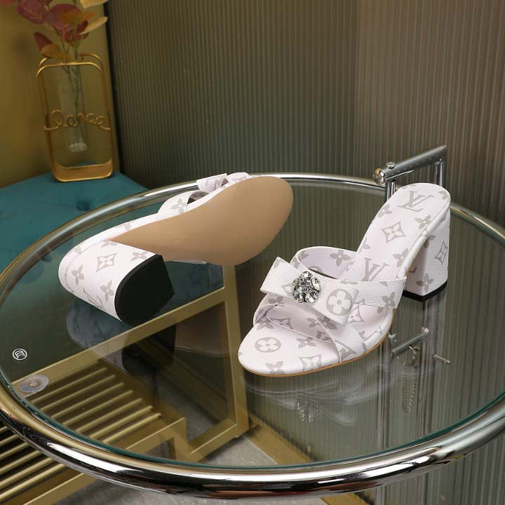 Classic all-match high-heeled sandals SXC05305