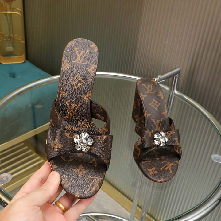 Classic all-match high-heeled sandals SXC05305