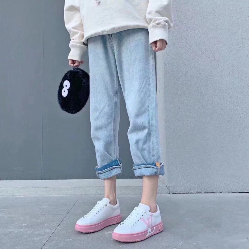 White V Logo New Fashion Women's Sneakers