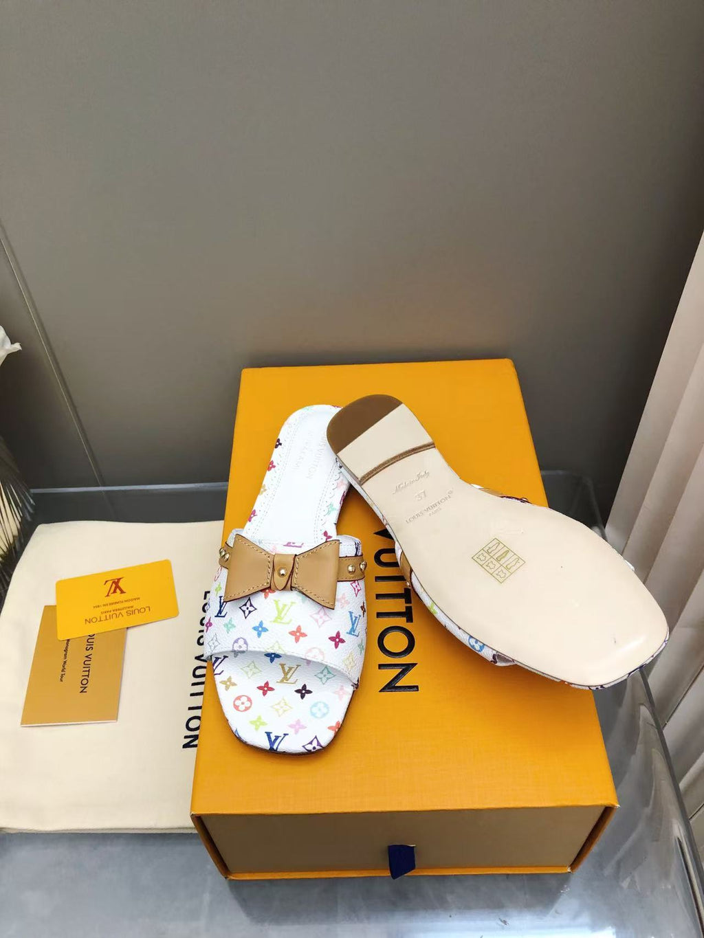 L fashion 3 color hot slippers 0725031903