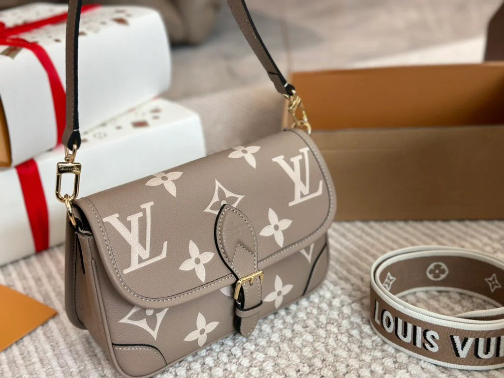 Ladies Fashion Baguette Bag 0724021902