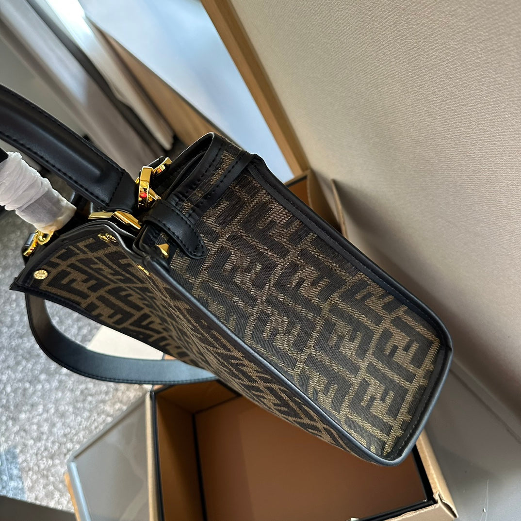 Peekaboo 24ss soft leather series bag 1824062409