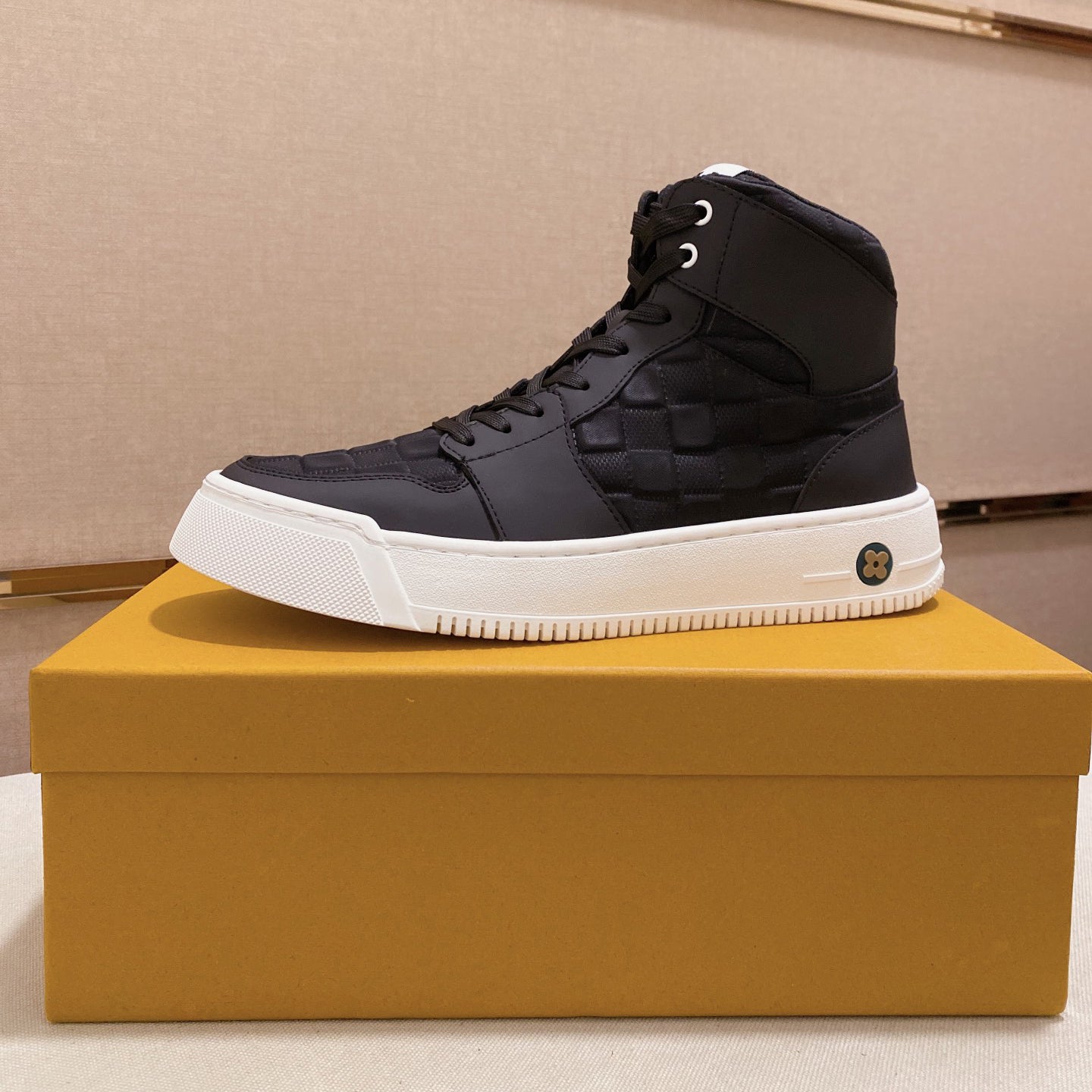 New Fashion Men's Black and White Lace-Up Casual Shoes Design Short Boots
