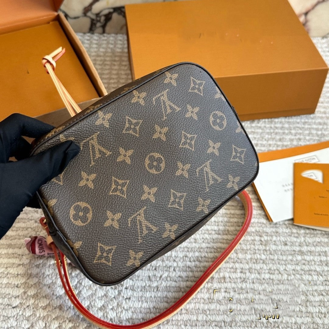 New Fashion  L Bucket bag M1026072809