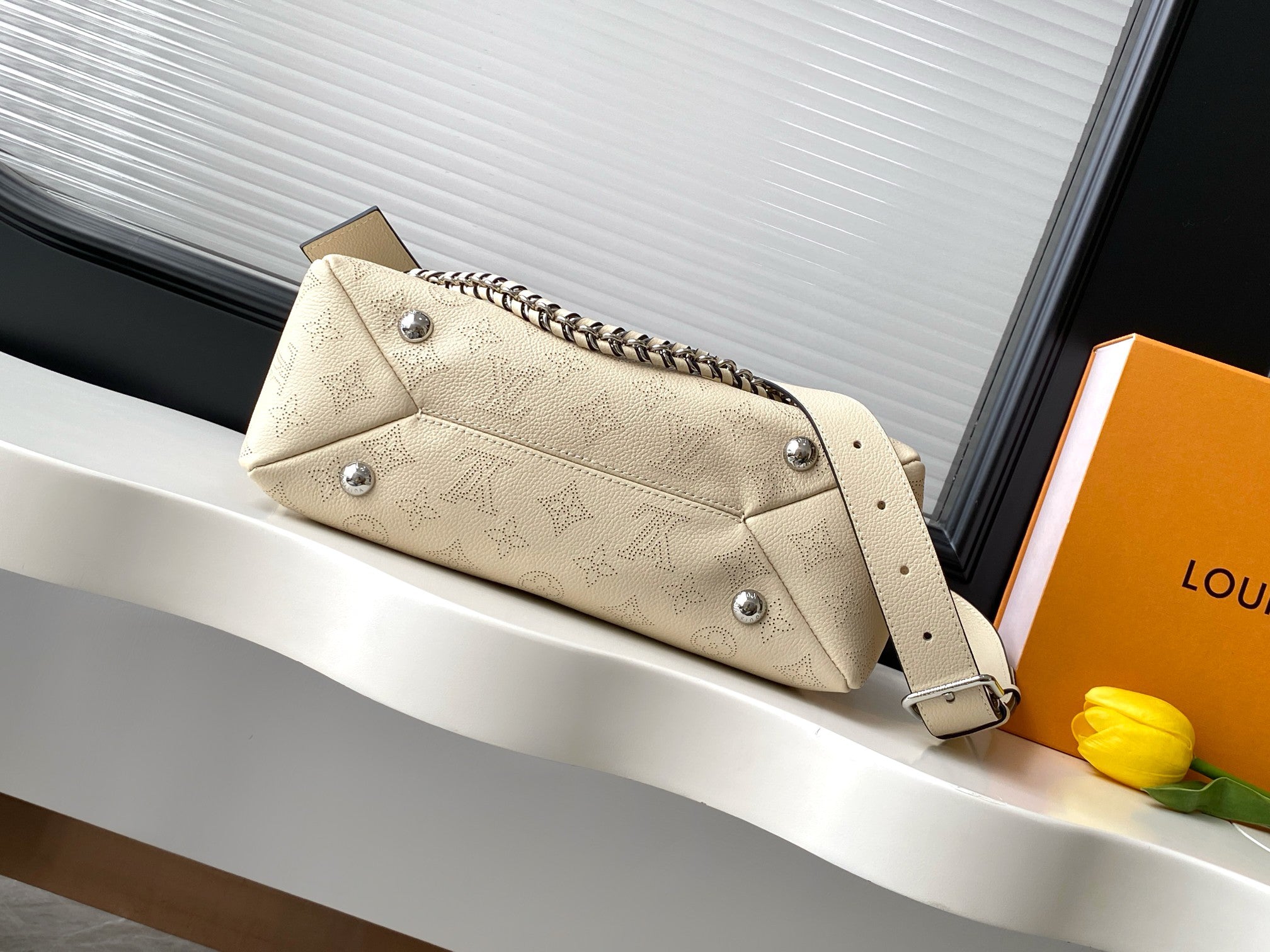 L & V Stylish Cut-out Cowhide Hand Bag M0726051908