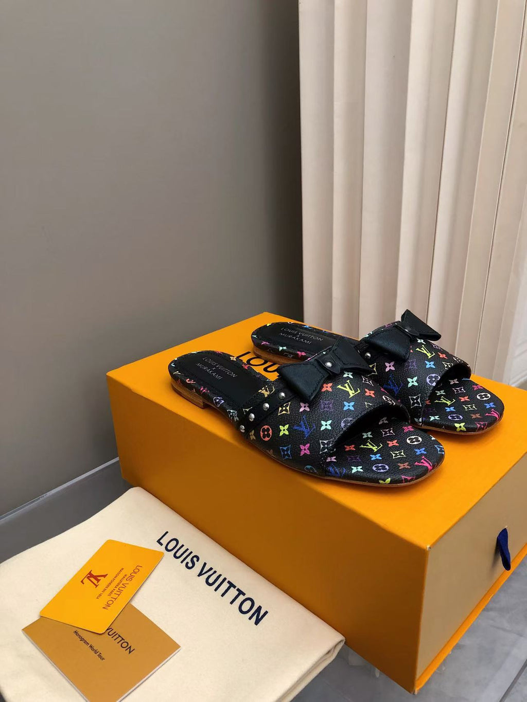 L fashion 3 color hot slippers 0725031903