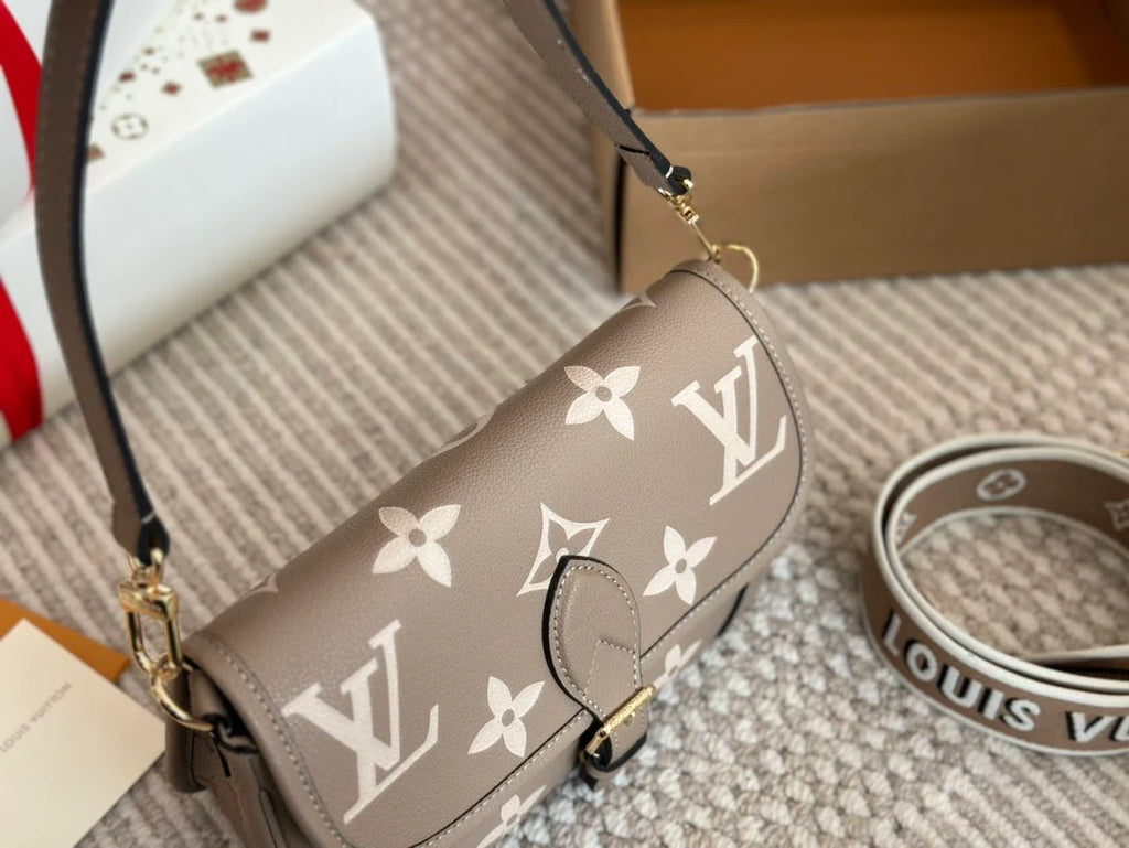Ladies Fashion Baguette Bag 0724021902