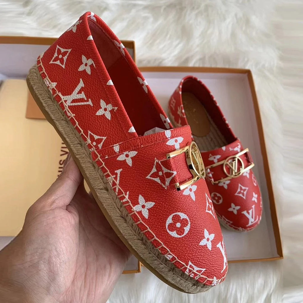 New versatile fashionable loafers 1024013107