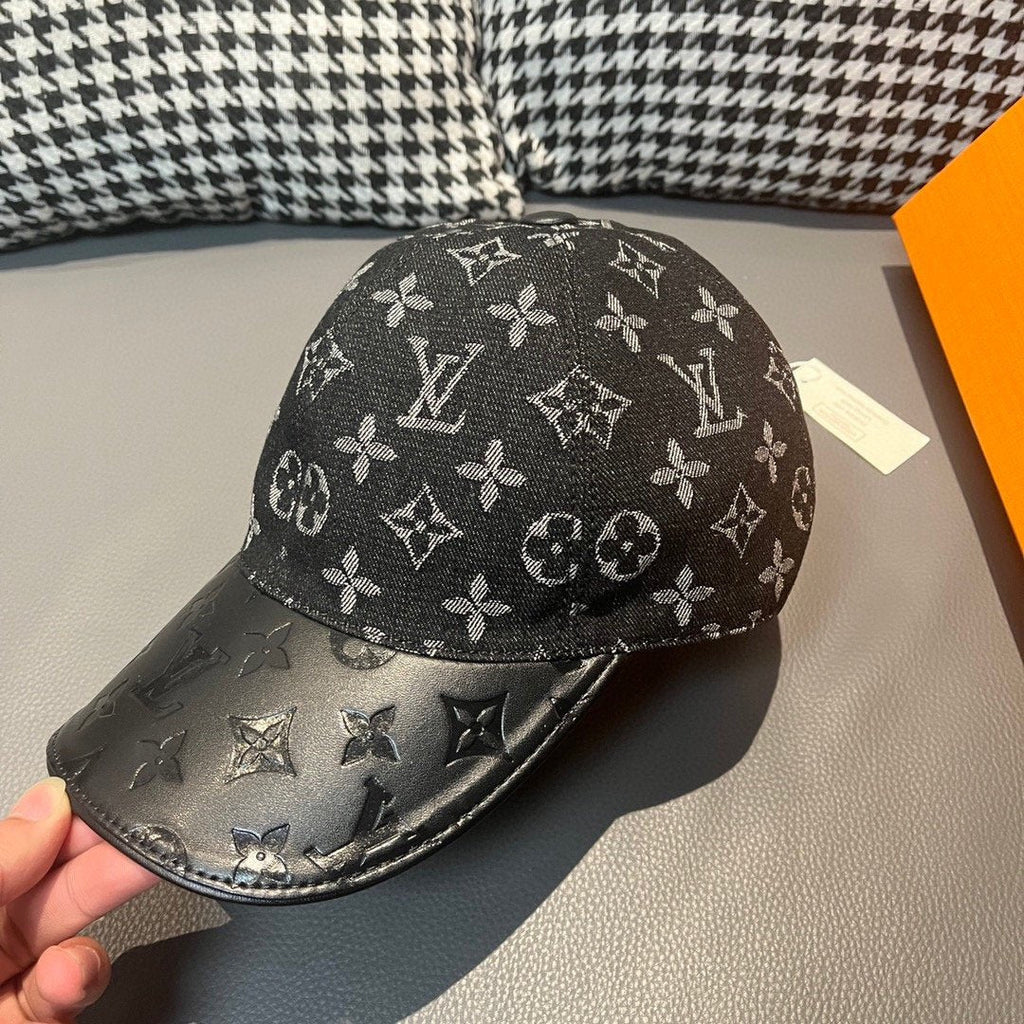 New fashionable and versatile embossed baseball cap 1024012503