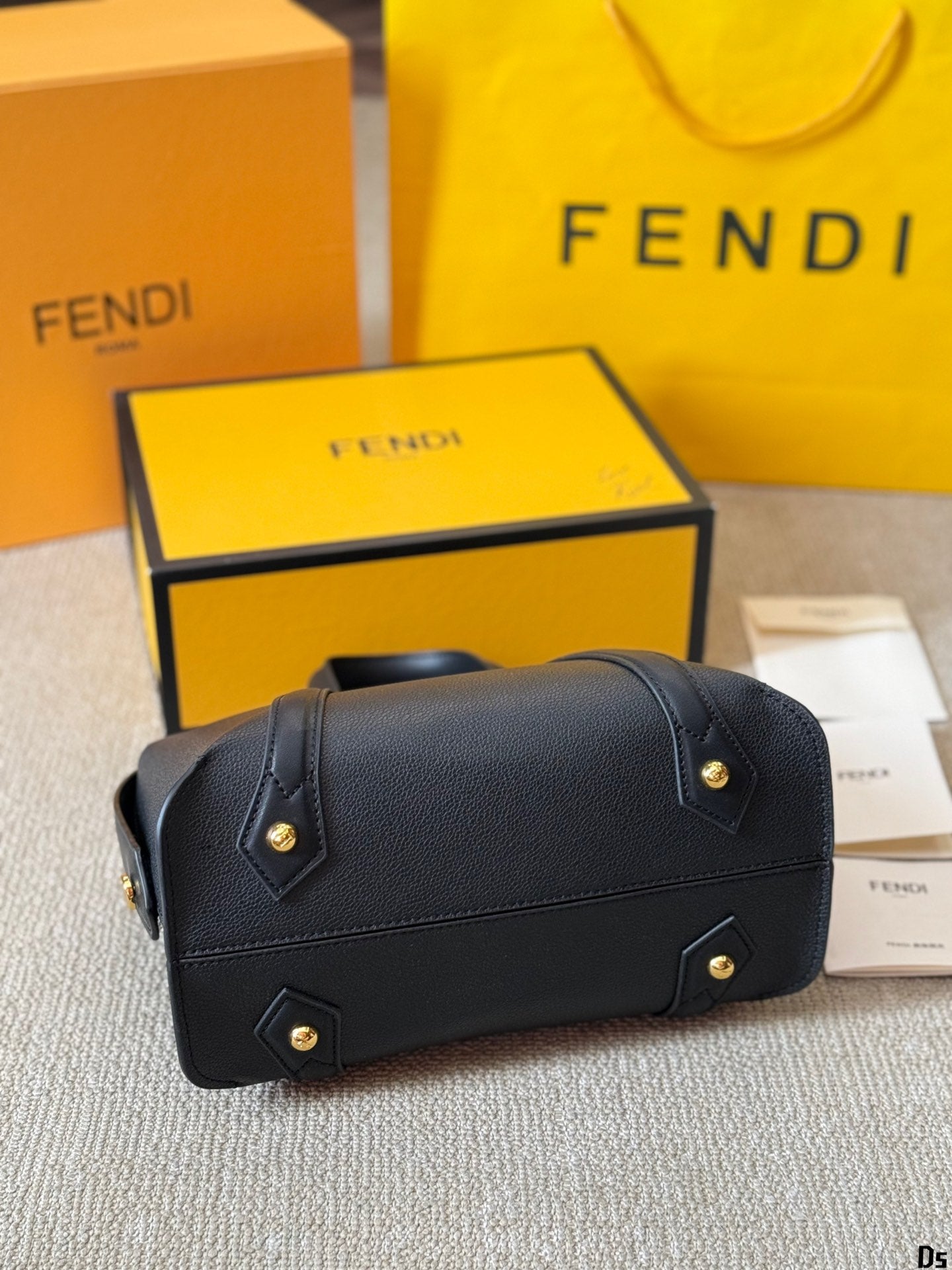 classic simple fashion handbag 0724122405