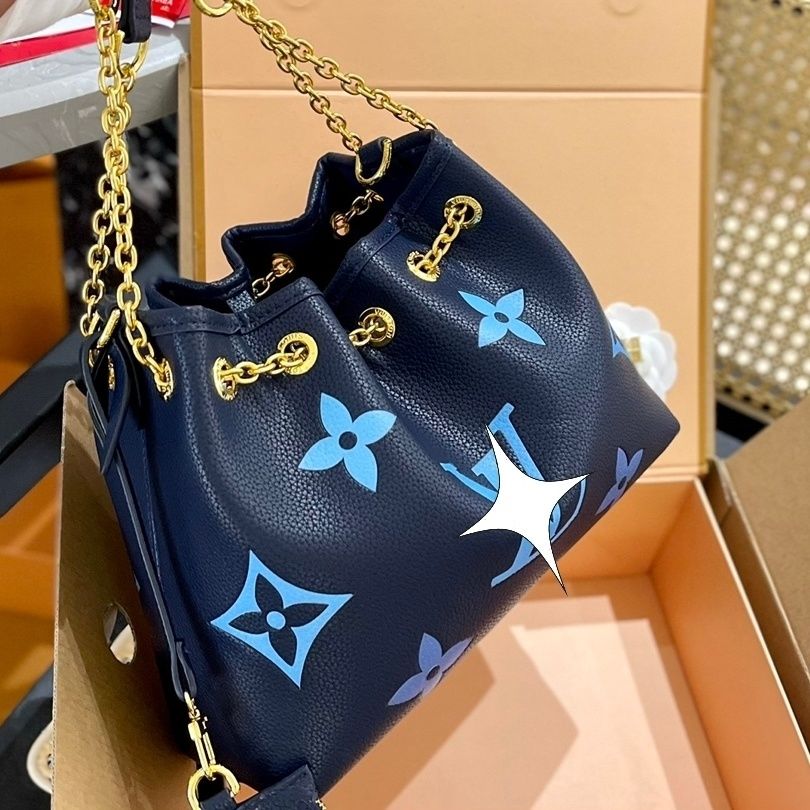 Fashion and versatile crossbody bag PD10062030