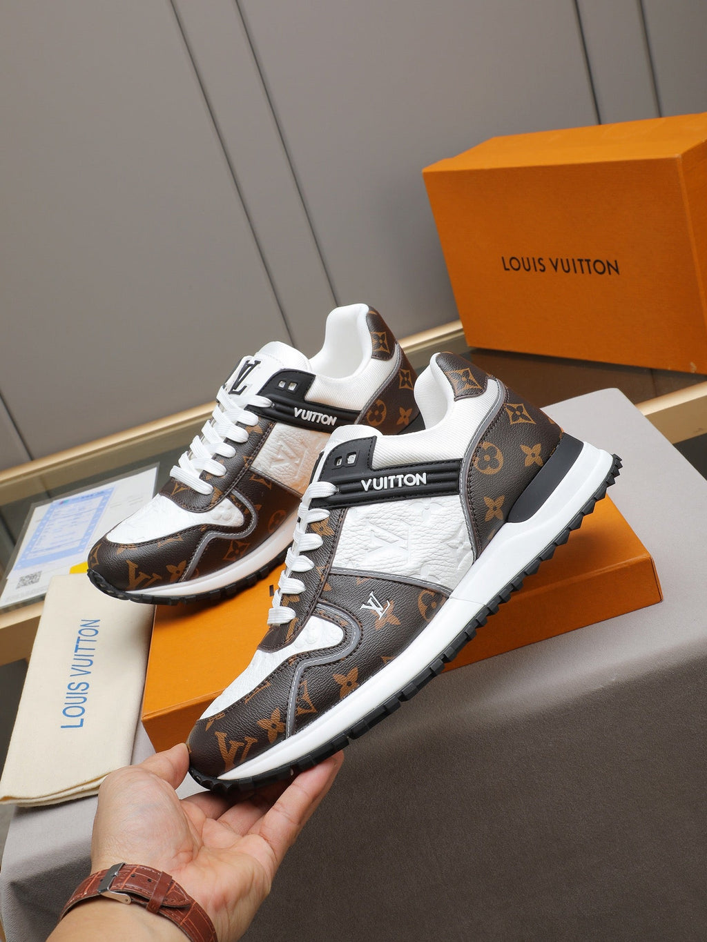 L Stylish new printed sneakers 0725111802