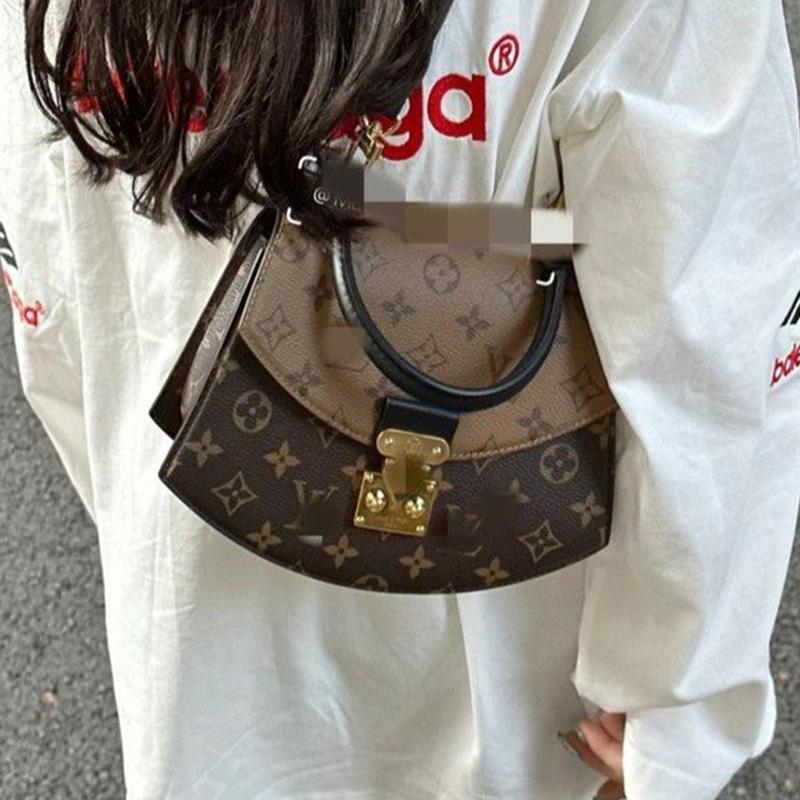 New Fashion Versatile Saddle Bag 1023112403