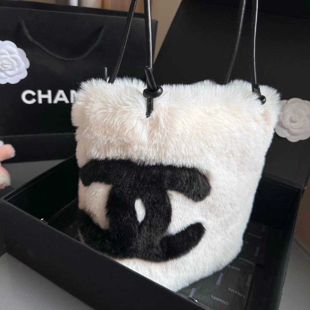 New Fashion White C Logo Women's fashion BagsXC052024012301