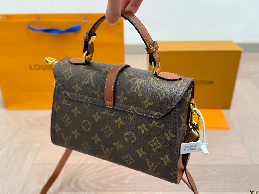 L Carry a crossbody bag 0725101402