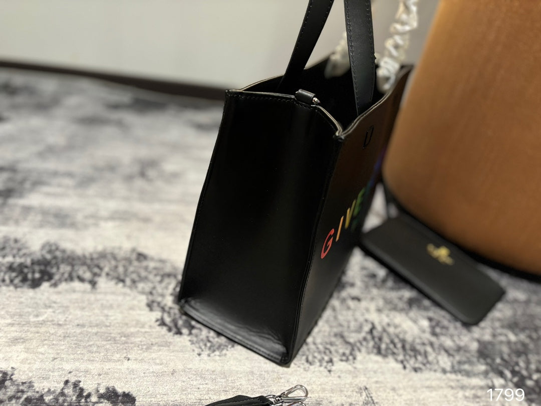 GVC All-match commuter handbag 0724082607