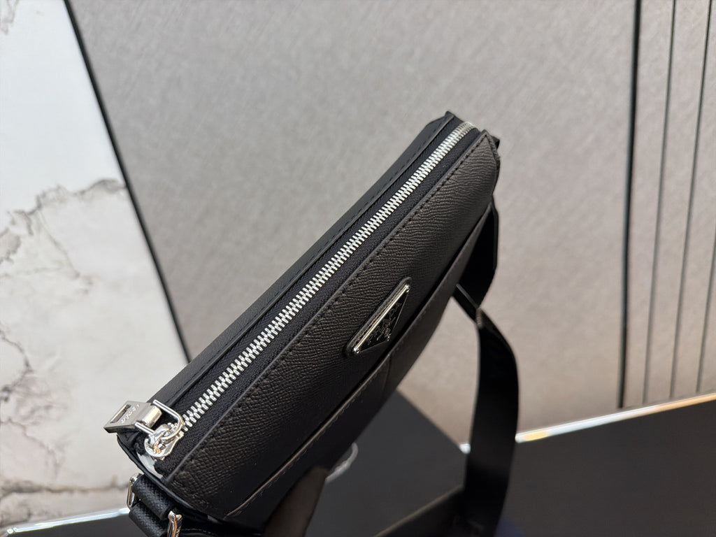 P 26SS New Men's Single-shoulder Bag  CWT1326081320
