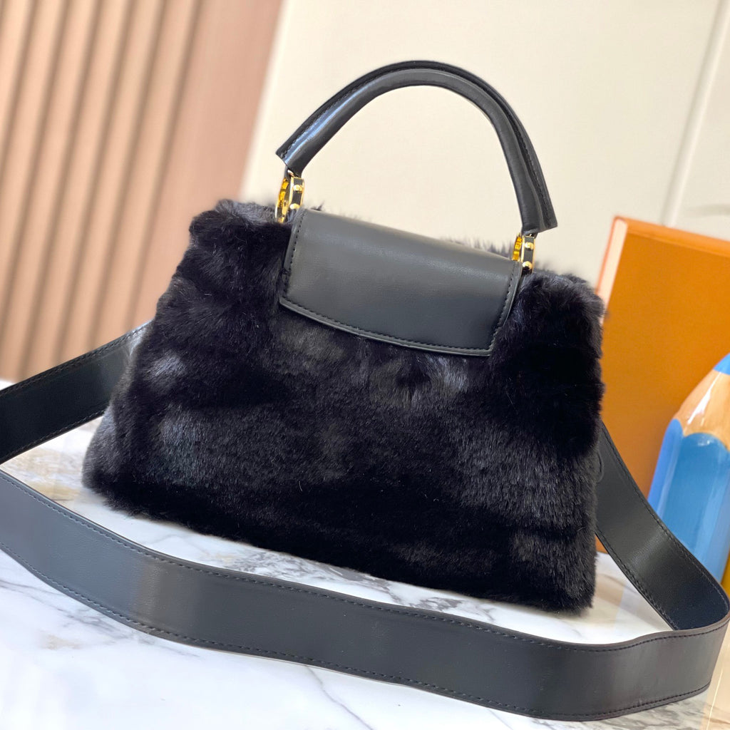 Luxurious mink fur shoulder and crossbody bag XC0723112701