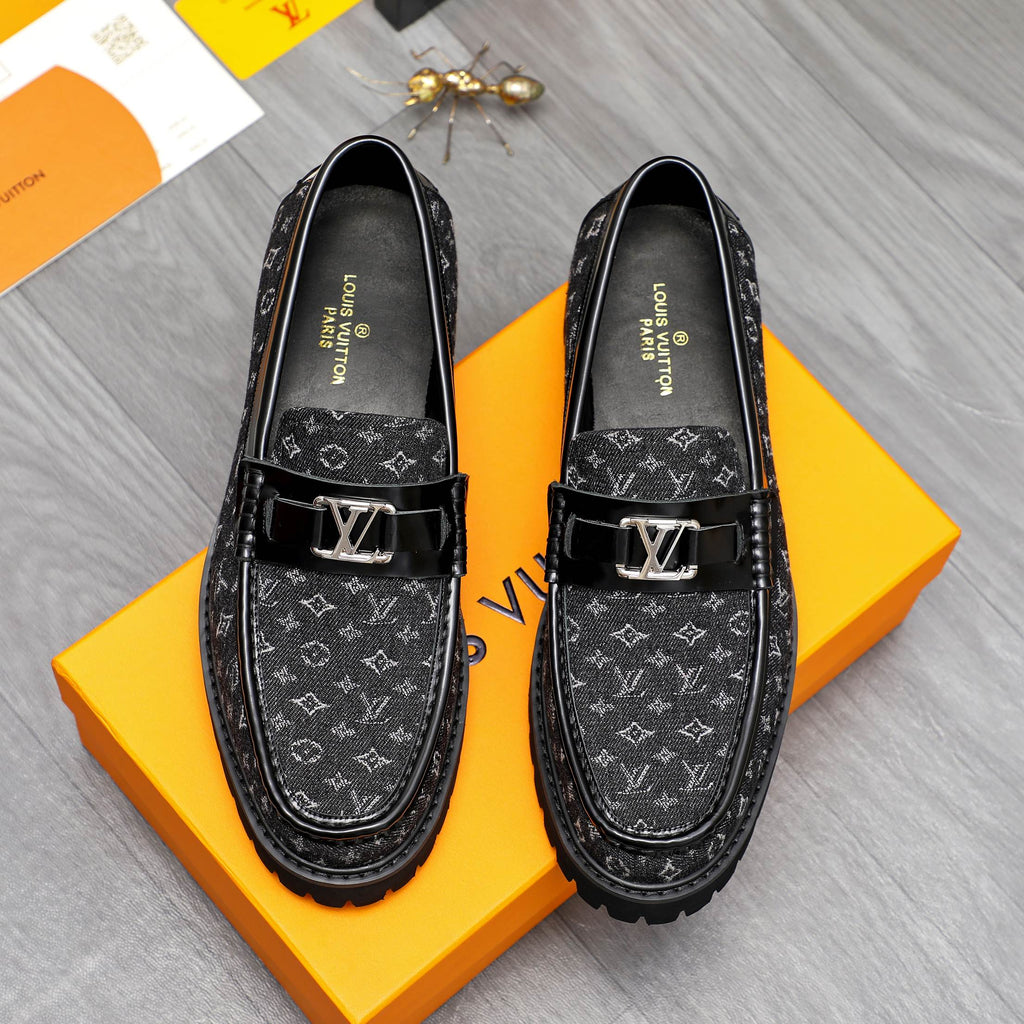 V new spring and summer fashionable denim loafers 0724042312