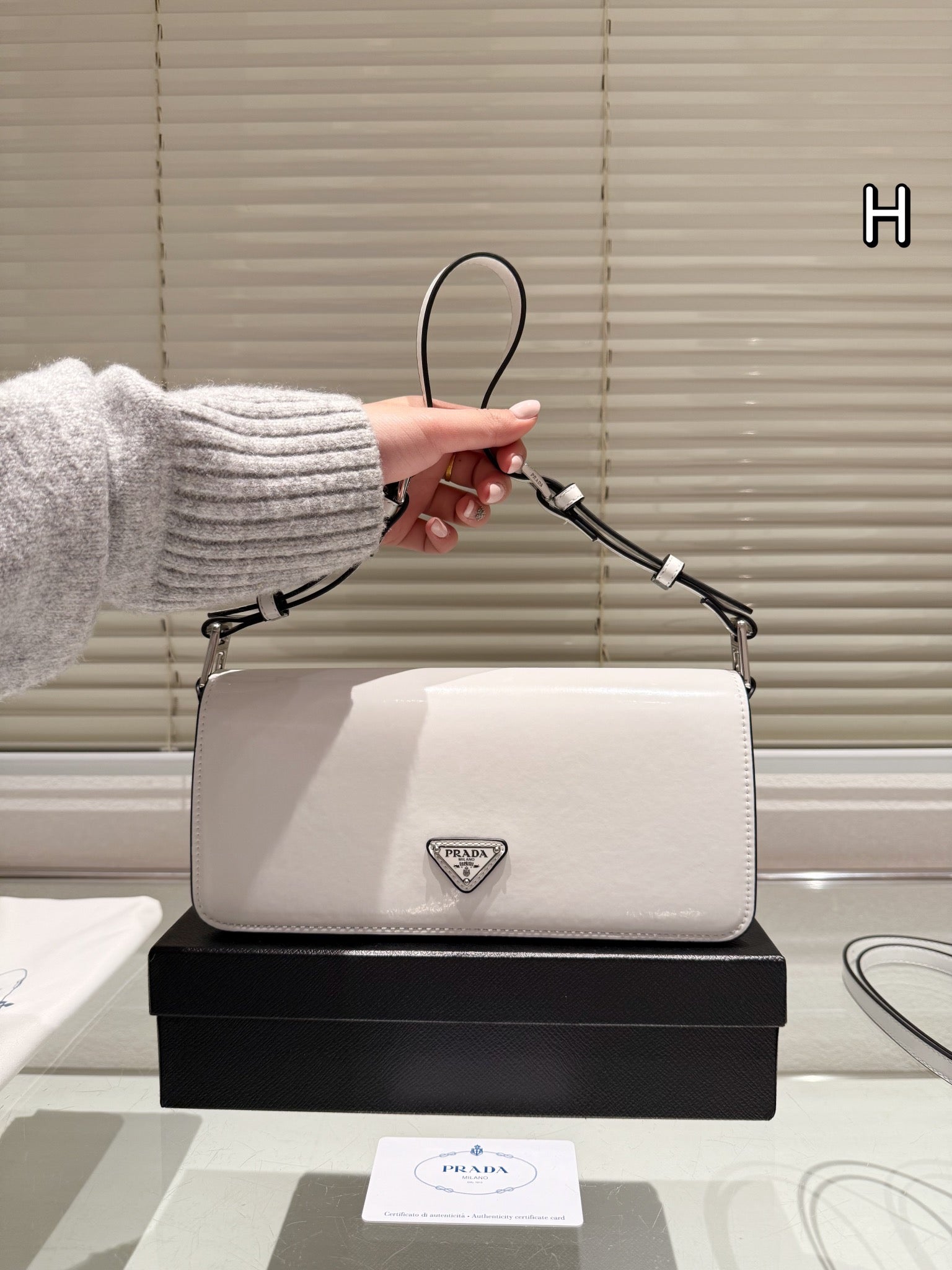 P Fashion Patent Leather Underarm Bag 0724120509