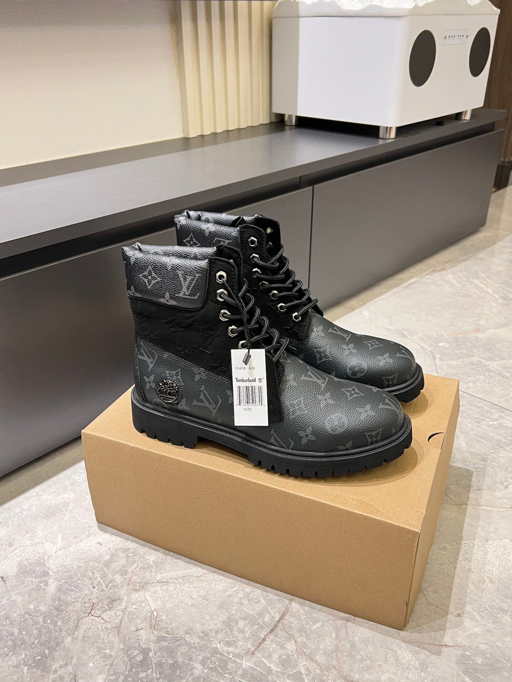 New Black and Brown V Logo Men's bootsPD052024090603